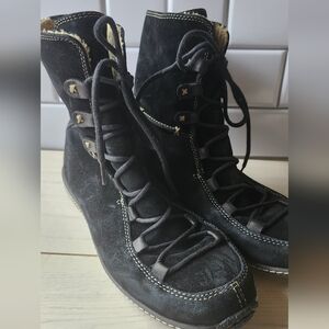 SALE! WOMENS Black Timberland Boots